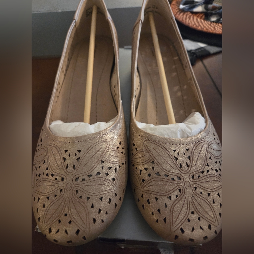 Cloudwalkers by Avenue Womens Shoes Size 13 NWT